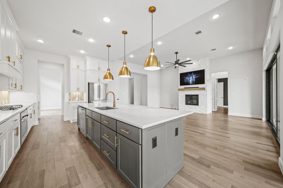 Furnished interior view inside a new home in Sienna 55' - Valencia, Missouri City (Image 10). Furnished interior view inside a new home in Sienna 55' - Valencia, Missouri City (Image 10).