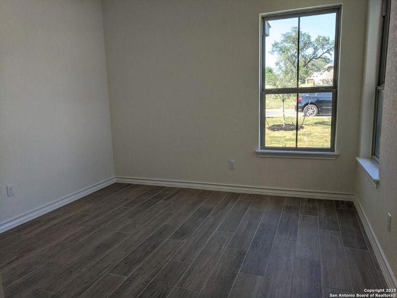 Spacious, unfurnished interior of a new home in Ventana - 60', Bulverde (Image 4).