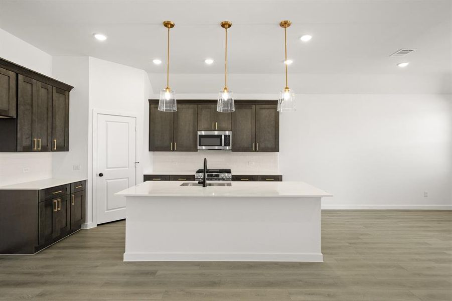 17_673 Tyronza- Kitchen-2