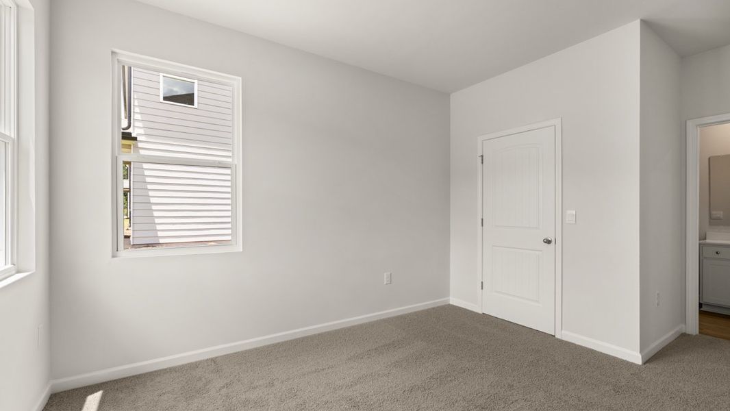 Representative unfurnished interior of a home built from the Mansfield by D.R. Horton in Grandview at Lanier, Dawsonville (Image 19).