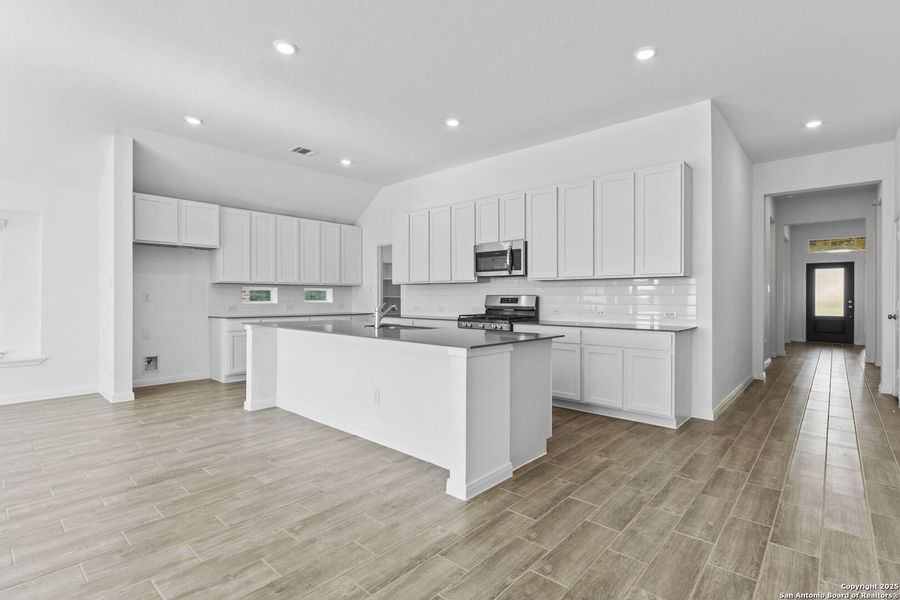 Furnished interior view inside a new home in Gatehouse: Brookstone II Collection, New Braunfels (Image 4).