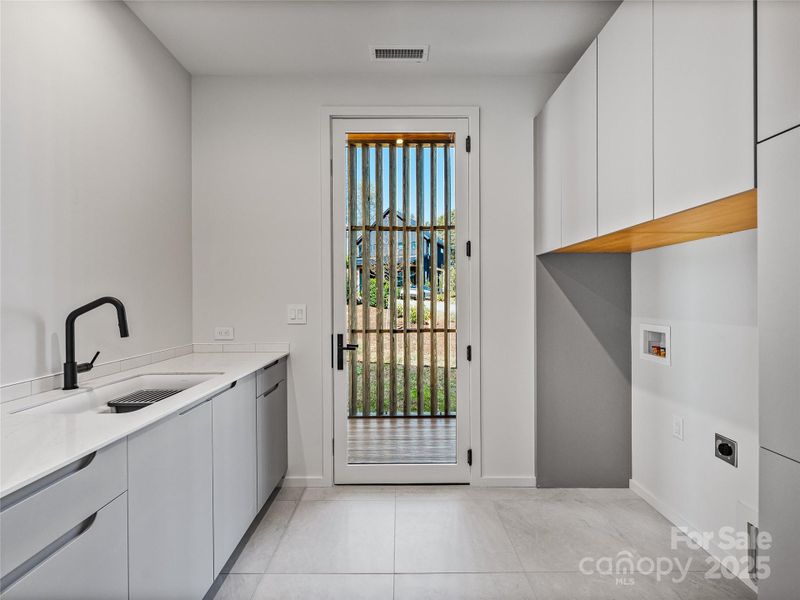 Furnished interior view inside a new home in , Asheville (Image 8).