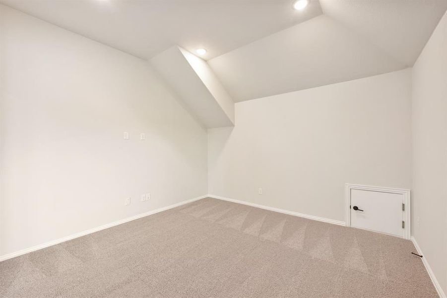 Spacious, unfurnished interior of a new home in Creekview Meadows, Pilot Point (Image 36).