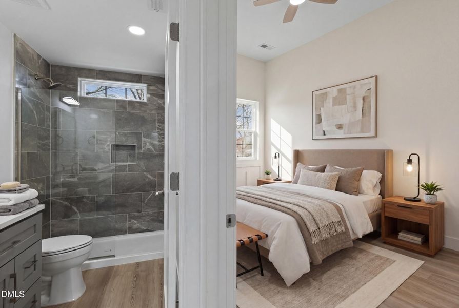 BEDROOM/BATHTOOM