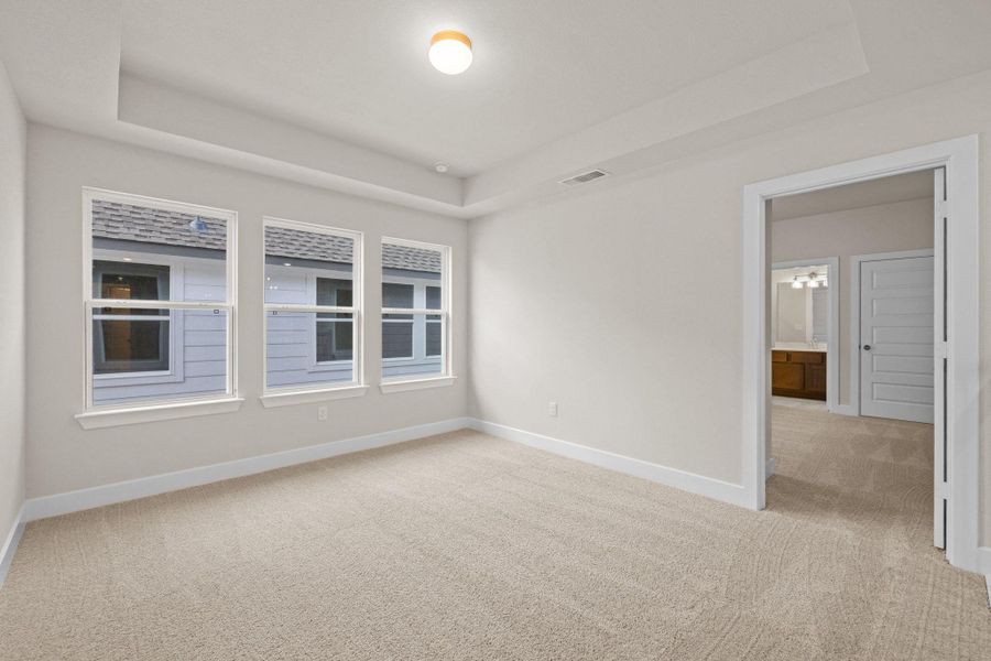 Spacious, unfurnished interior of a new home in Parmer Ranch, Georgetown (Image 22).