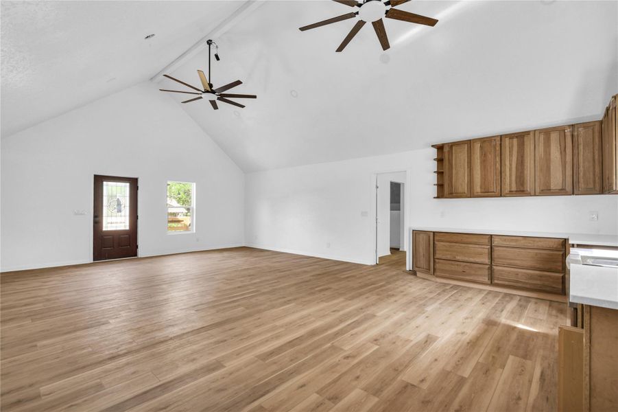 Spacious, unfurnished interior of a new home in , Brazoria (Image 12).