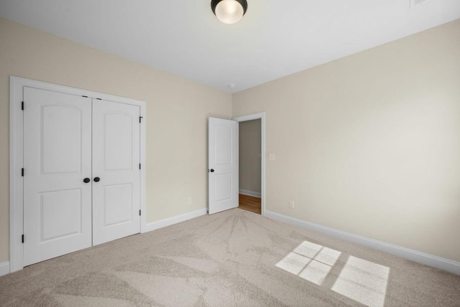 Spacious, unfurnished interior of a new home in Grove Park, Clemmons (Image 27).