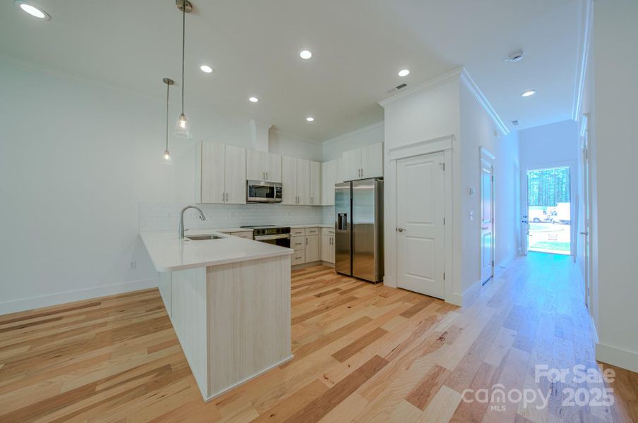 Kitchen/Entry Kitchen/Entry