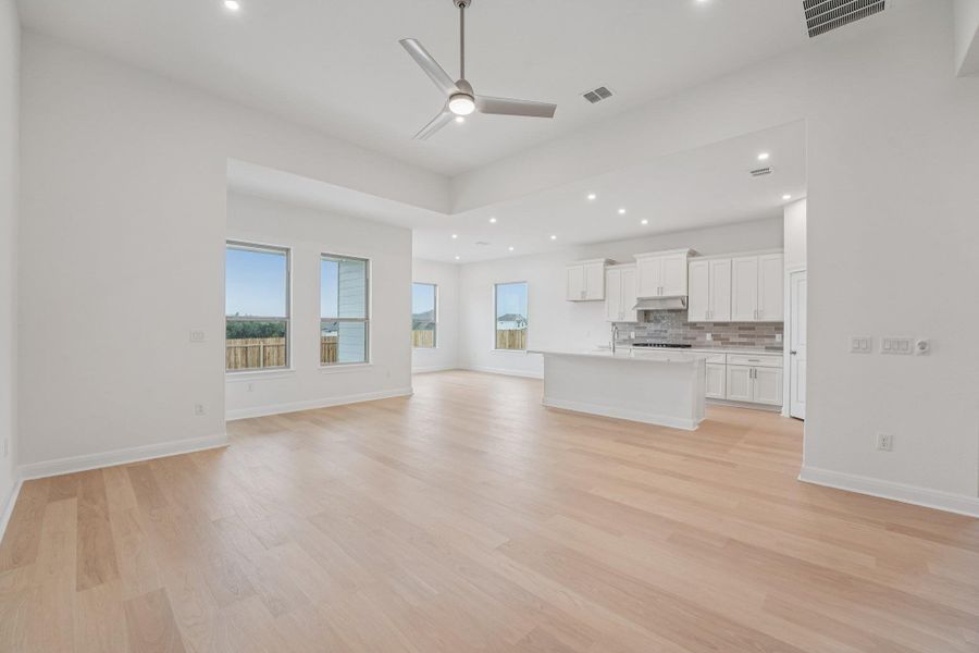 Spacious, unfurnished interior of a new home in Sage Hollow, Kyle (Image 22).