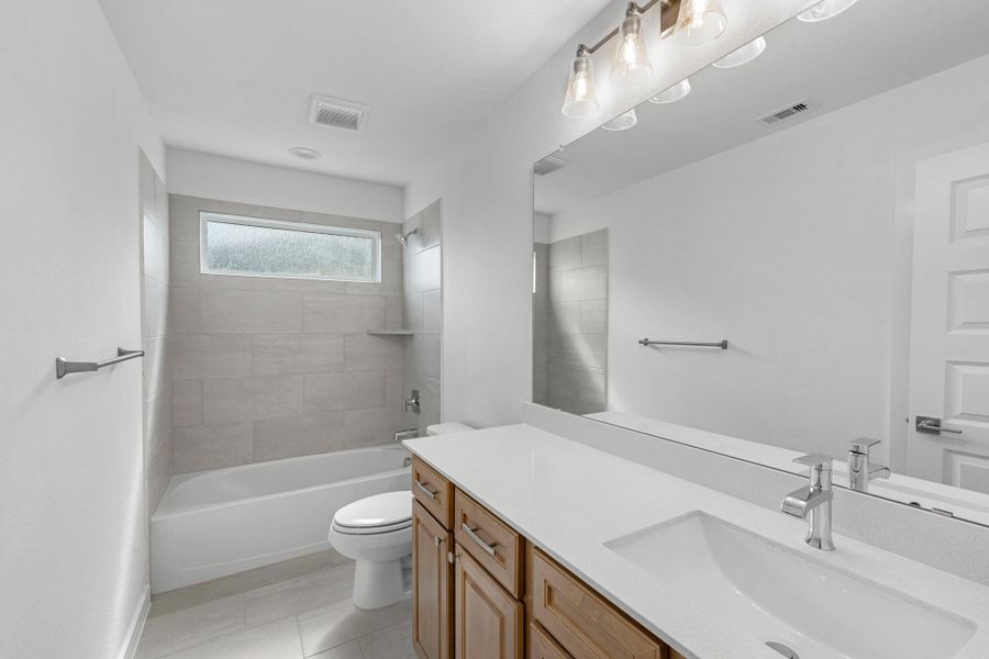 Furnished interior view inside a new home in Briarwood Crossing, Rosenberg (Image 5).
