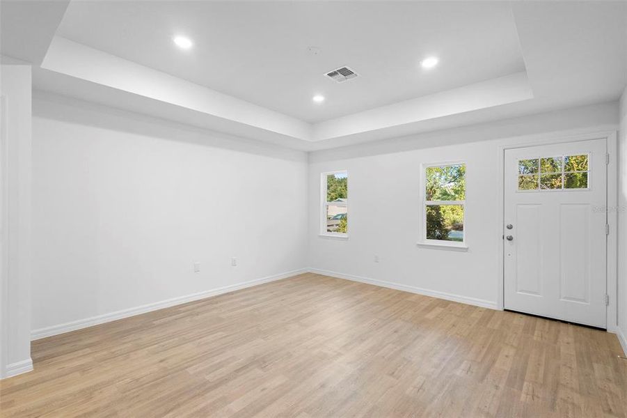 Spacious, unfurnished interior of a new home in , Eustis (Image 17).