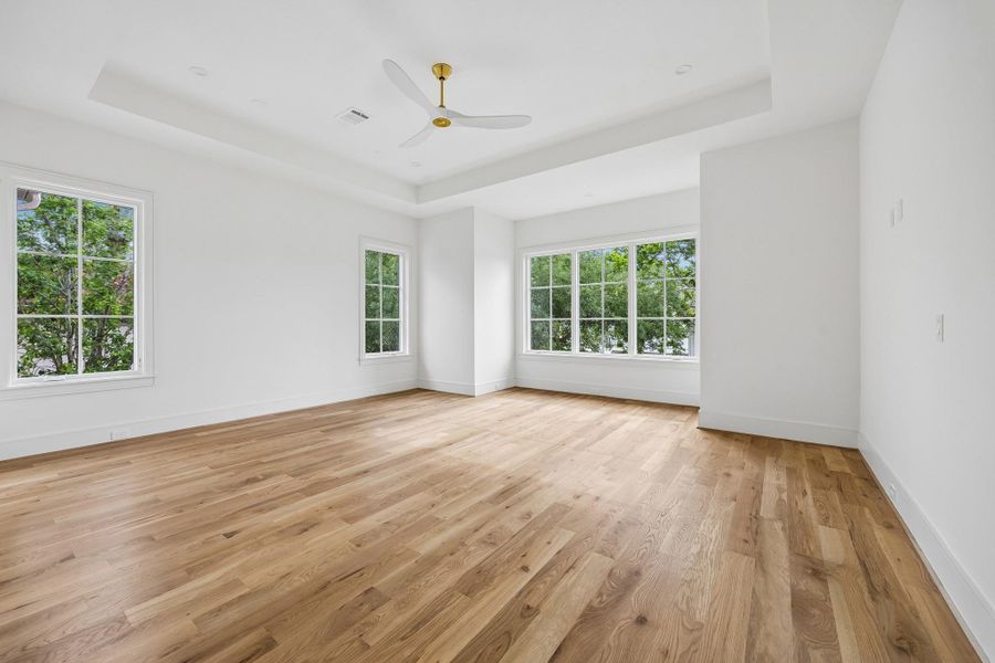 Spacious, unfurnished interior of a new home in , West University Place (Image 22).