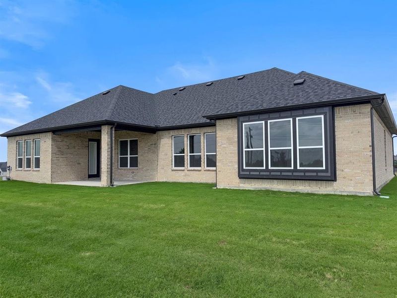 Exterior details and patio area of a home in Calhoun Acres, Azle (Image 3). Exterior details and patio area of a home in Calhoun Acres, Azle (Image 3).