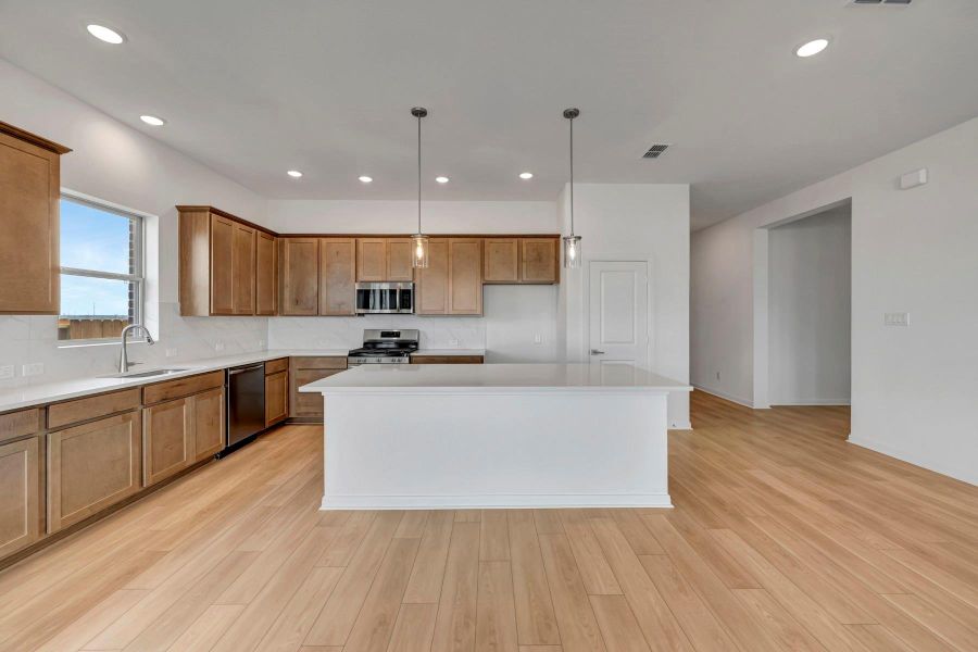 Furnished interior view inside a new home in Beacon Point at Lago Mar 50’ Homesites, Texas City (Image 12).