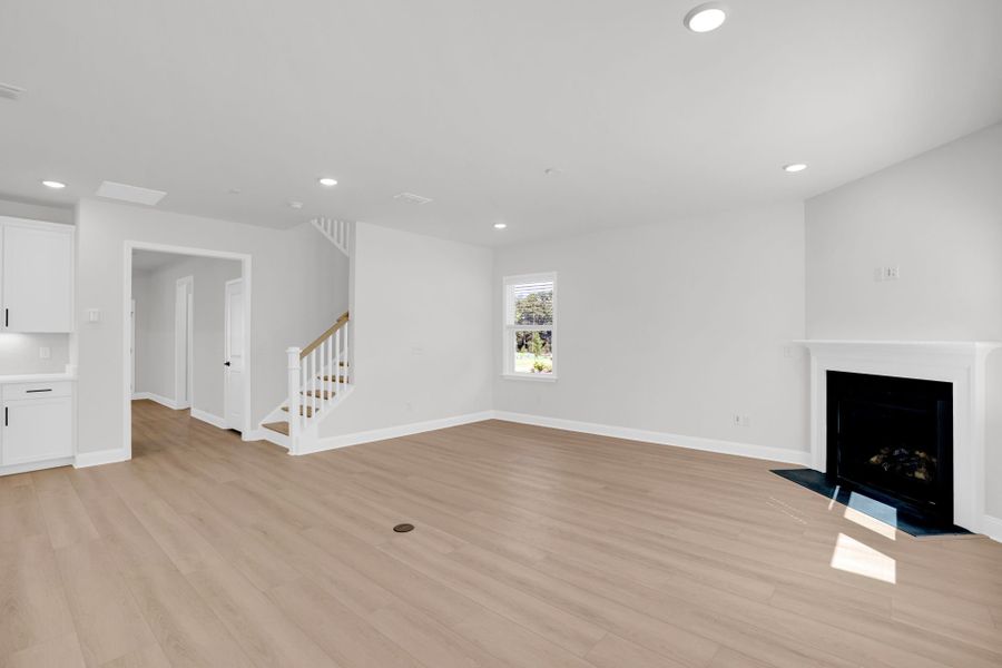 Spacious, unfurnished interior of a new home in Oakleaf Chase, Blythewood (Image 27).