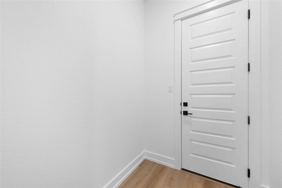 Spacious, unfurnished interior of a new home in Daniels Mountain, Georgetown (Image 31).