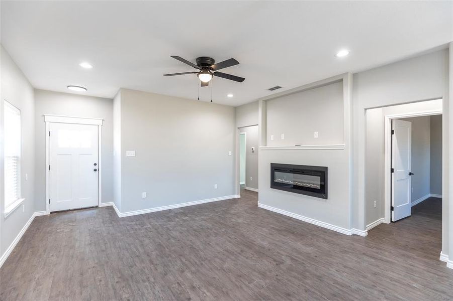 Spacious, unfurnished interior of a new home in , Abilene (Image 17).