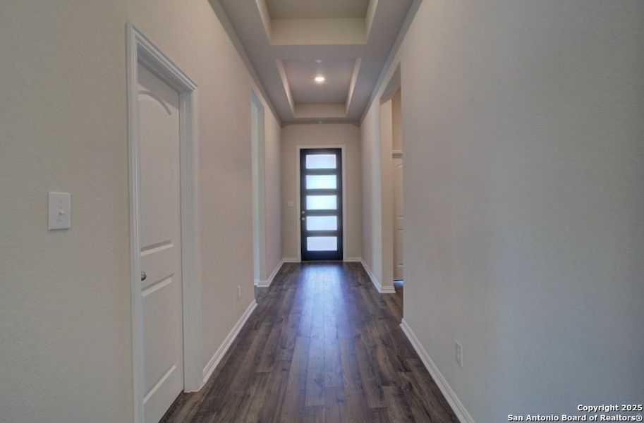 Spacious, unfurnished interior of a new home in Veranda, San Antonio (Image 17).