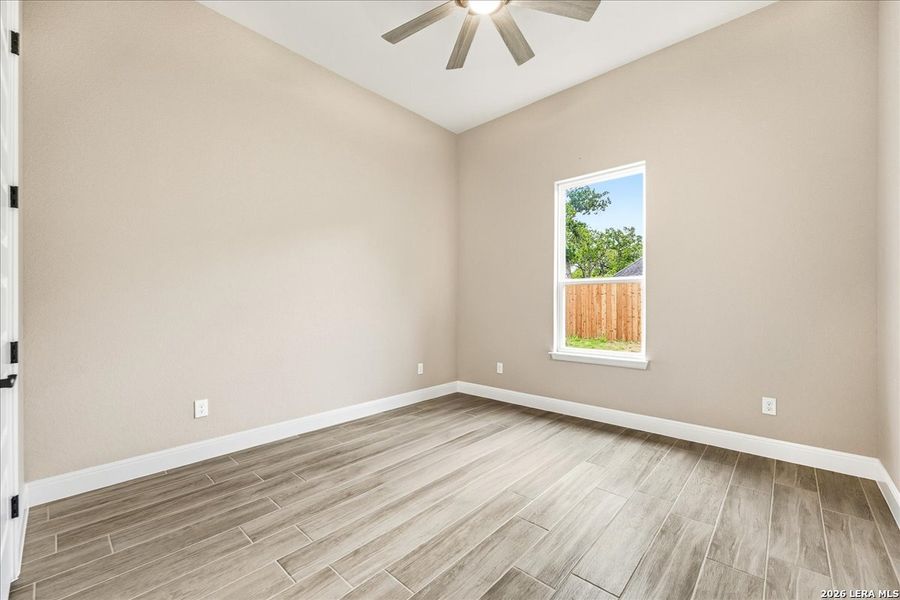 Spacious, unfurnished interior of a new home in , La Vernia (Image 32).