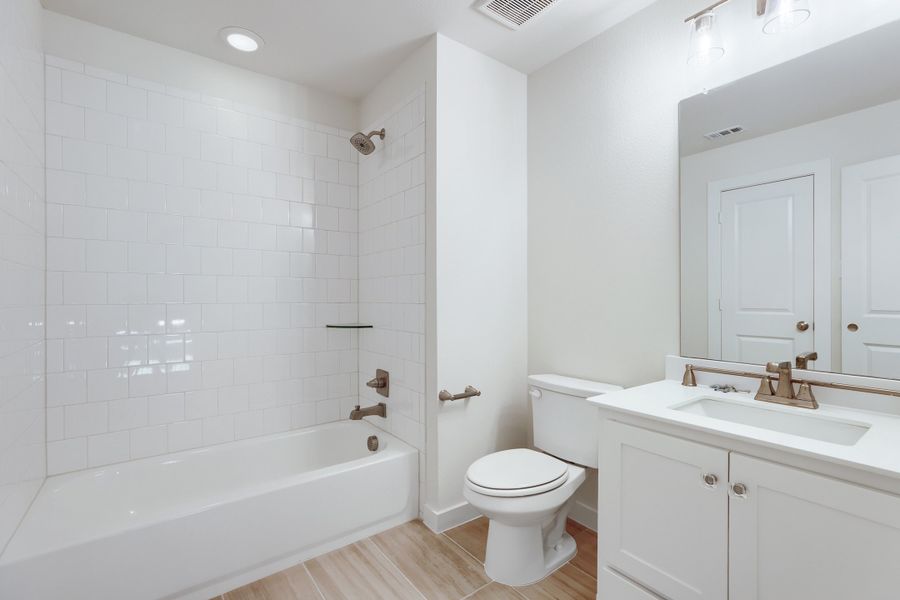 4124 Trellis - Full Bathroom 4124 Trellis - Full Bathroom