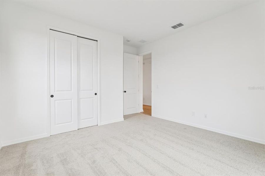 Spacious, unfurnished interior of a new home in Weslyn Park Single Family, St. Cloud (Image 37).