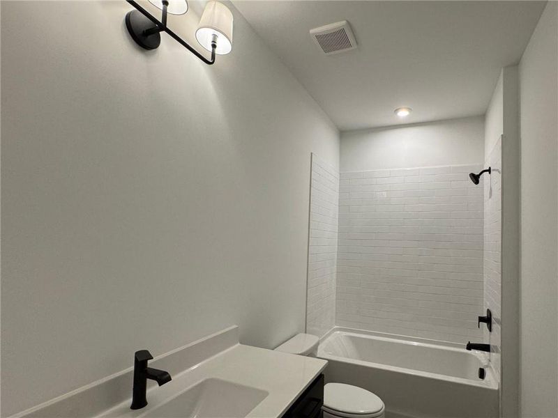 Spacious, unfurnished interior of a new home in , Alpharetta (Image 16). Spacious, unfurnished interior of a new home in , Alpharetta (Image 16).