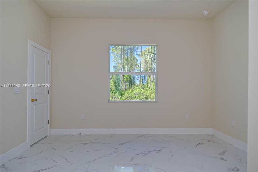 Spacious, unfurnished interior of a new home in , Lehigh Acres (Image 13).