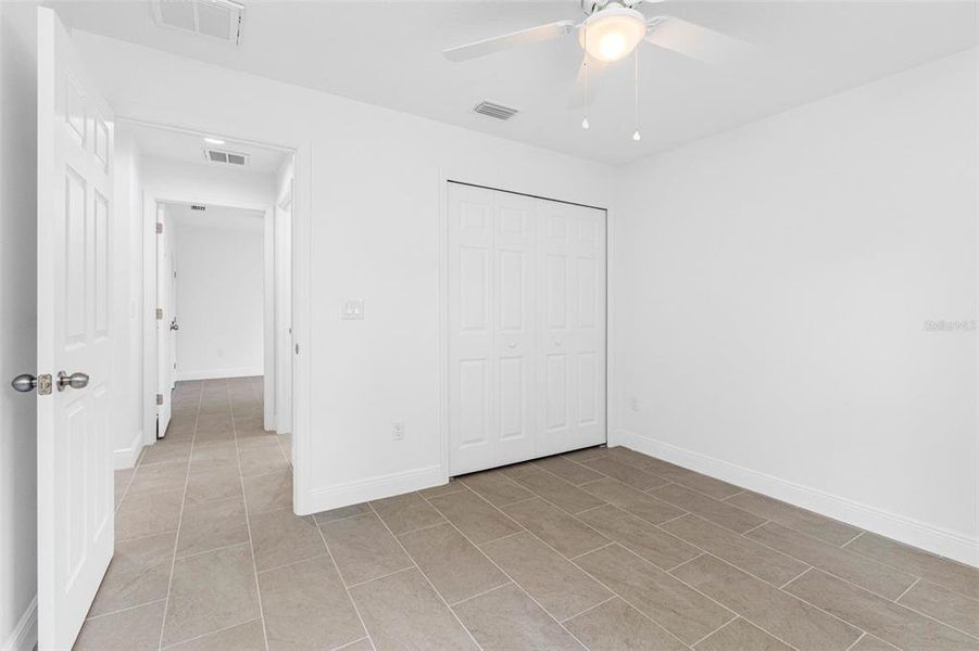 Spacious, unfurnished interior of a new home in , Tampa (Image 25).