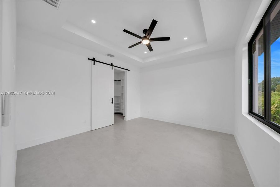 Spacious, unfurnished interior of a new home in , Lehigh Acres (Image 32).