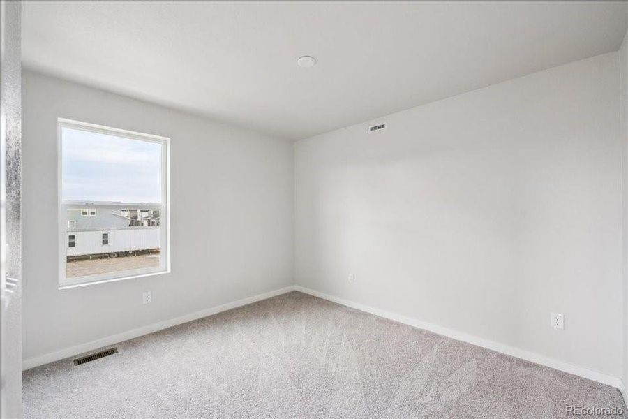 Spacious, unfurnished interior of a new home in Farmlore, Brighton (Image 21).