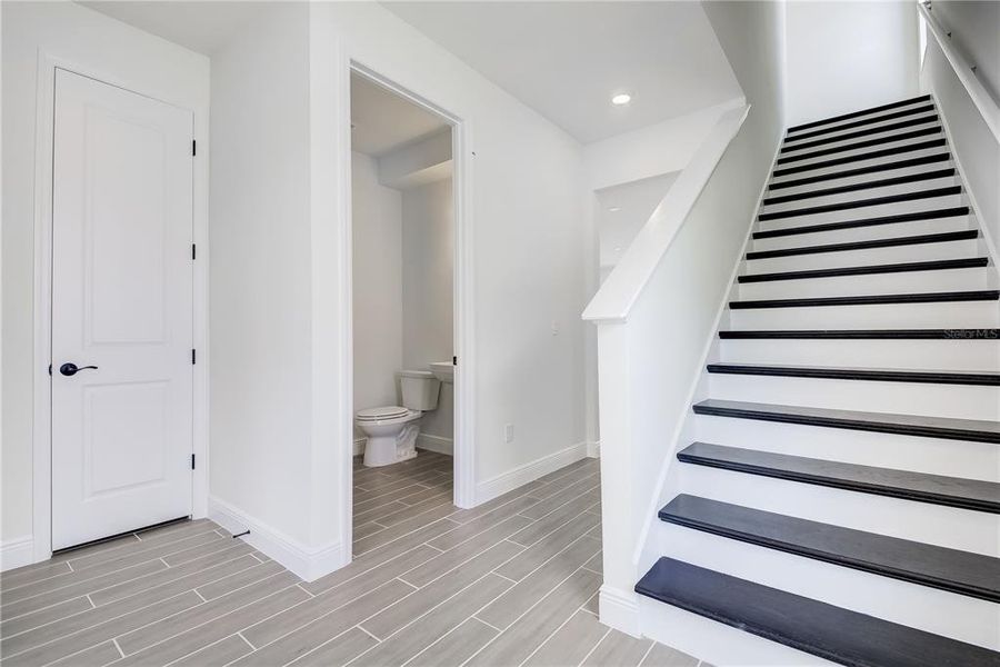 Spacious, unfurnished interior of a new home in Bungalow Walk at Lakewood Ranch, Lakewood Ranch (Image 22).