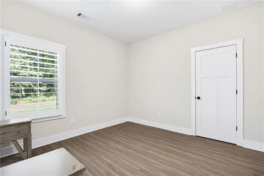 Spacious, unfurnished interior of a new home in , Dallas (Image 22).