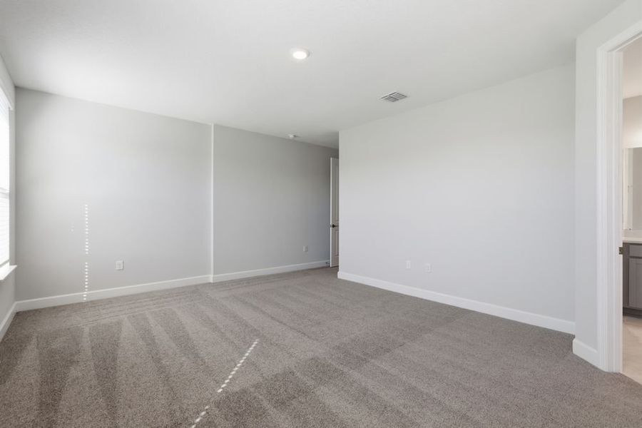 Spacious, unfurnished interior of a new home in Headwaters at Lofton Creek, Yulee (Image 28). Spacious, unfurnished interior of a new home in Headwaters at Lofton Creek, Yulee (Image 28).