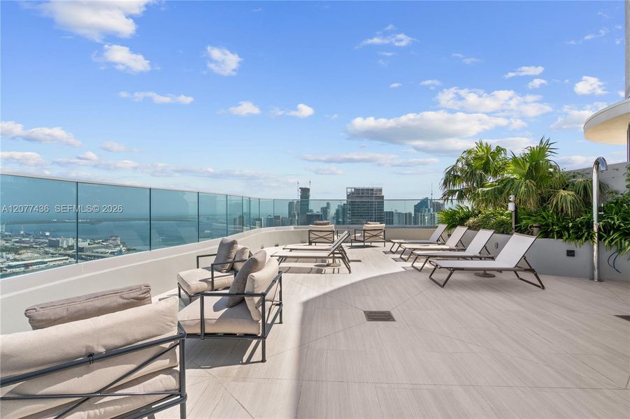 Condo located in Miami, FL showcasing its design and architecture (Image 2). Condo located in Miami, FL showcasing its design and architecture (Image 2).