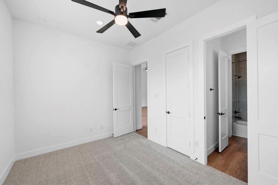Spacious, unfurnished interior of a new home in Briarley, Montgomery (Image 27).