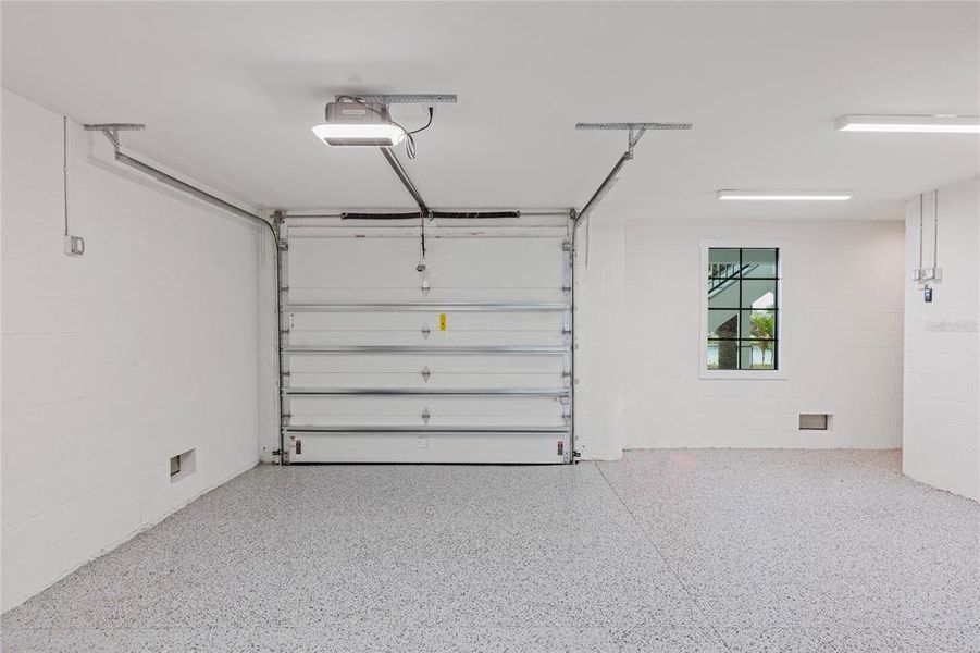 Spacious, unfurnished interior of a new home in , St. Petersburg (Image 23).