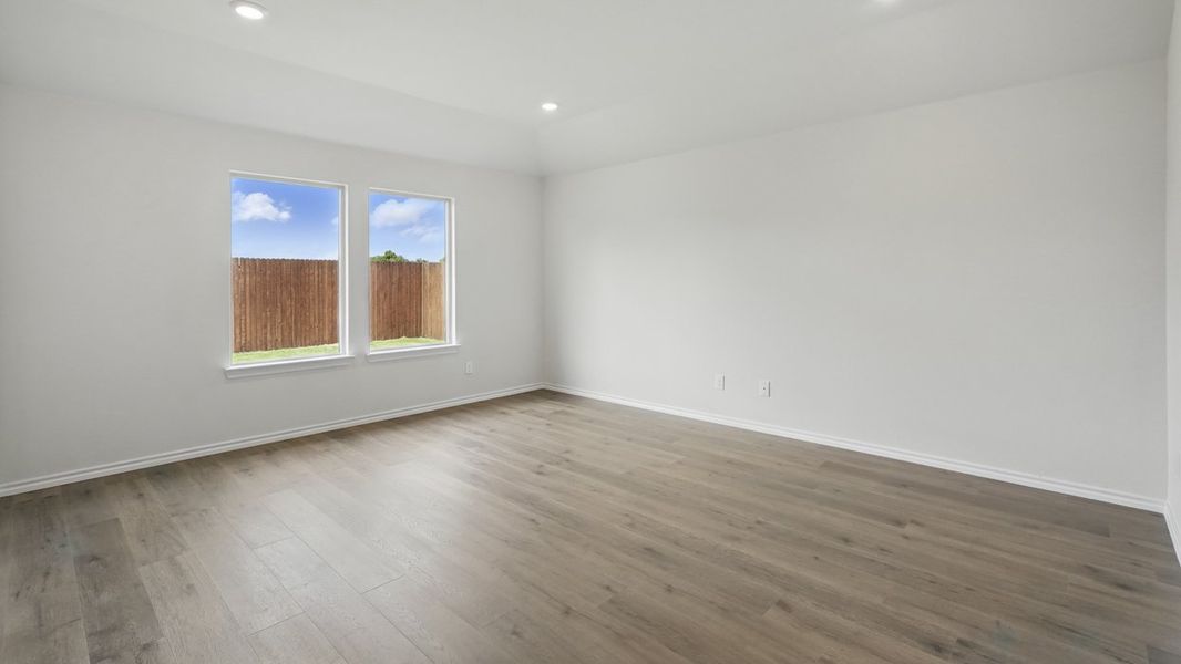 Spacious, unfurnished interior of a new home in Blaire Lake, Tyler (Image 19). Spacious, unfurnished interior of a new home in Blaire Lake, Tyler (Image 19).
