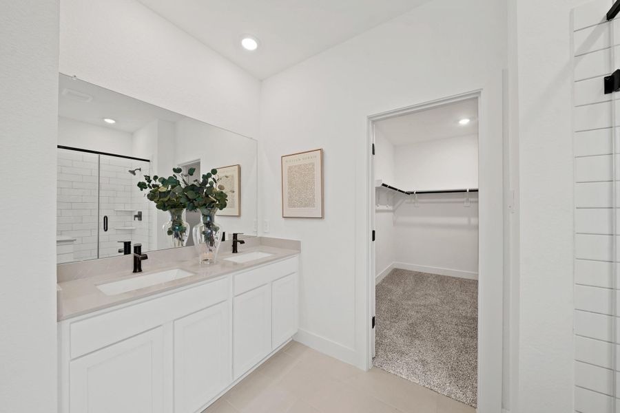 Furnished interior view inside a new home in Medina, Dayton (Image 26).