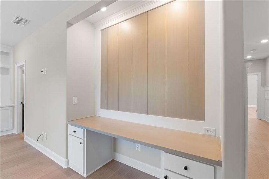 Furnished interior view inside a new home in Bellwyn, Johns Creek (Image 9).
