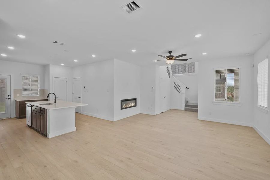 Spacious, unfurnished interior of a new home in Bridgeland Courtyard, Cypress (Image 12).