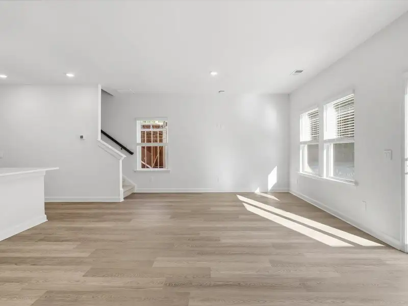 Spacious, unfurnished interior of a new home in Courts at Brook Run, Moncks Corner (Image 9).