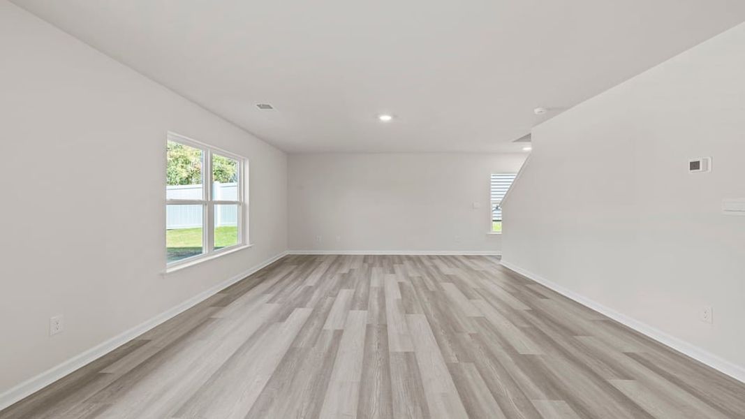 Spacious, unfurnished interior of a new home in Cedar Gap, Fountain Inn (Image 17).