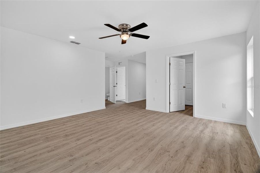 Spacious, unfurnished interior of a new home in , Haines City (Image 18).