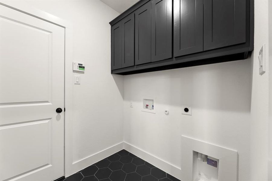 17. 8137 Twin Creek - Utility 17. 8137 Twin Creek - Utility