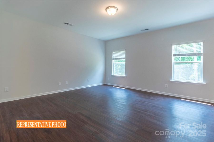 Spacious, unfurnished interior of a new home in Cedar Meadows, Monroe (Image 12).