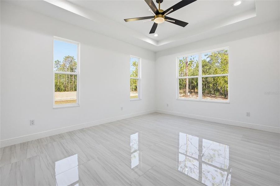 Spacious, unfurnished interior of a new home in , Ocala (Image 37).