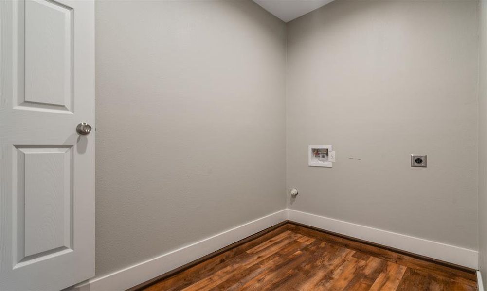 Spacious, unfurnished interior of a new home in , Brownwood (Image 26).