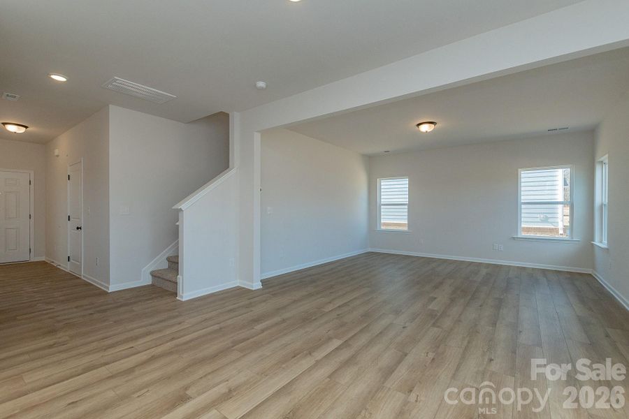 Spacious, unfurnished interior of a new home in Cedar Meadows, Monroe (Image 16).