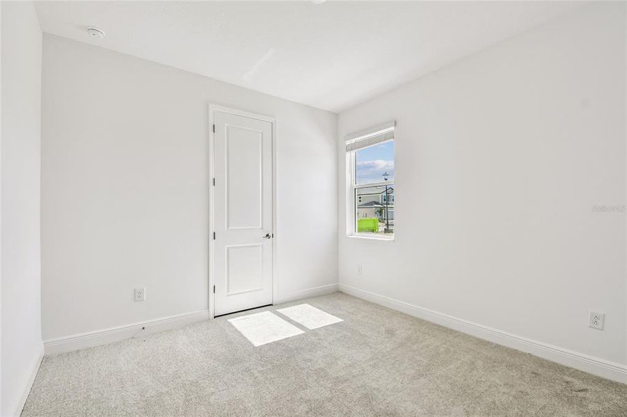 Spacious, unfurnished interior of a new home in Hawkstone, Sarasota (Image 20).