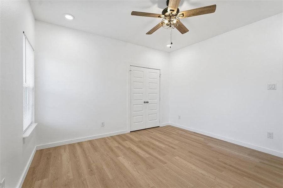 Spacious, unfurnished interior of a new home in , Gun Barrel City (Image 20).